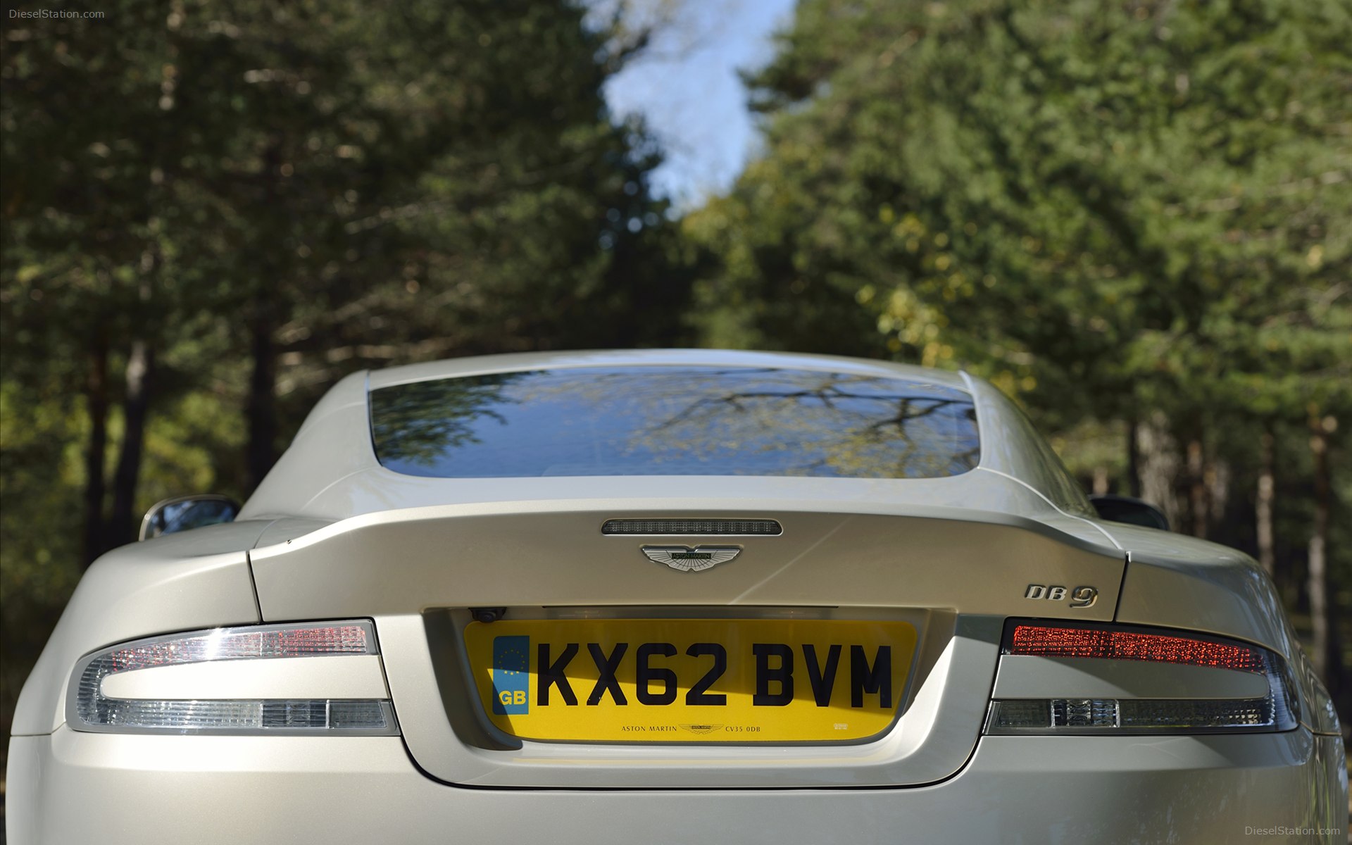 Aston Martin DB9 2013
